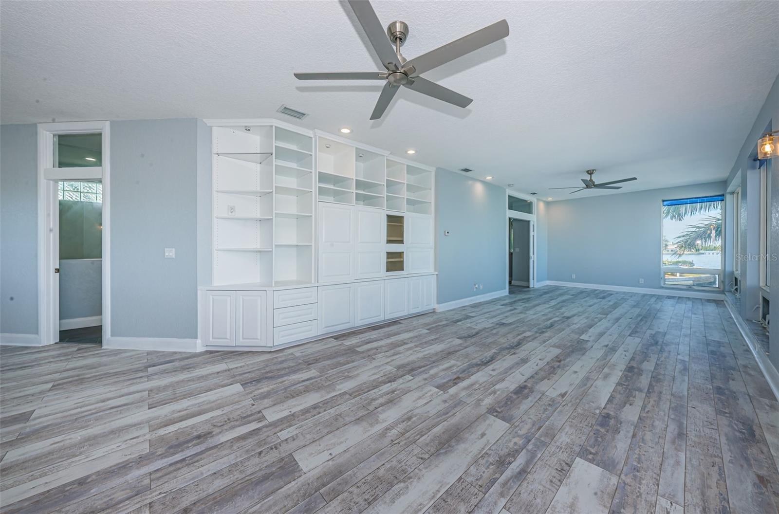 VENETIAN ISLES - Residential