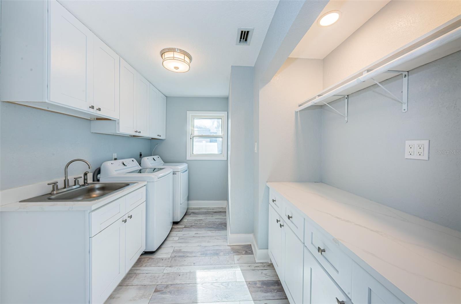 VENETIAN ISLES - Residential