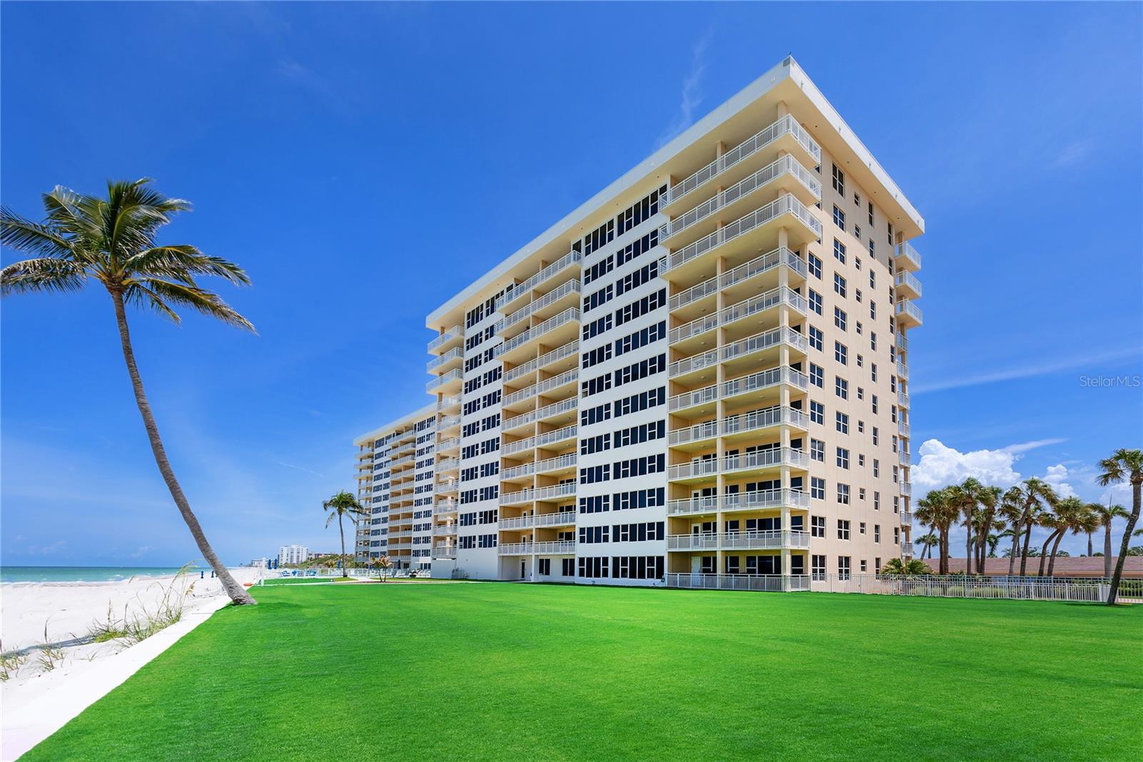 LONGBOAT KEY TOWERS - Residential