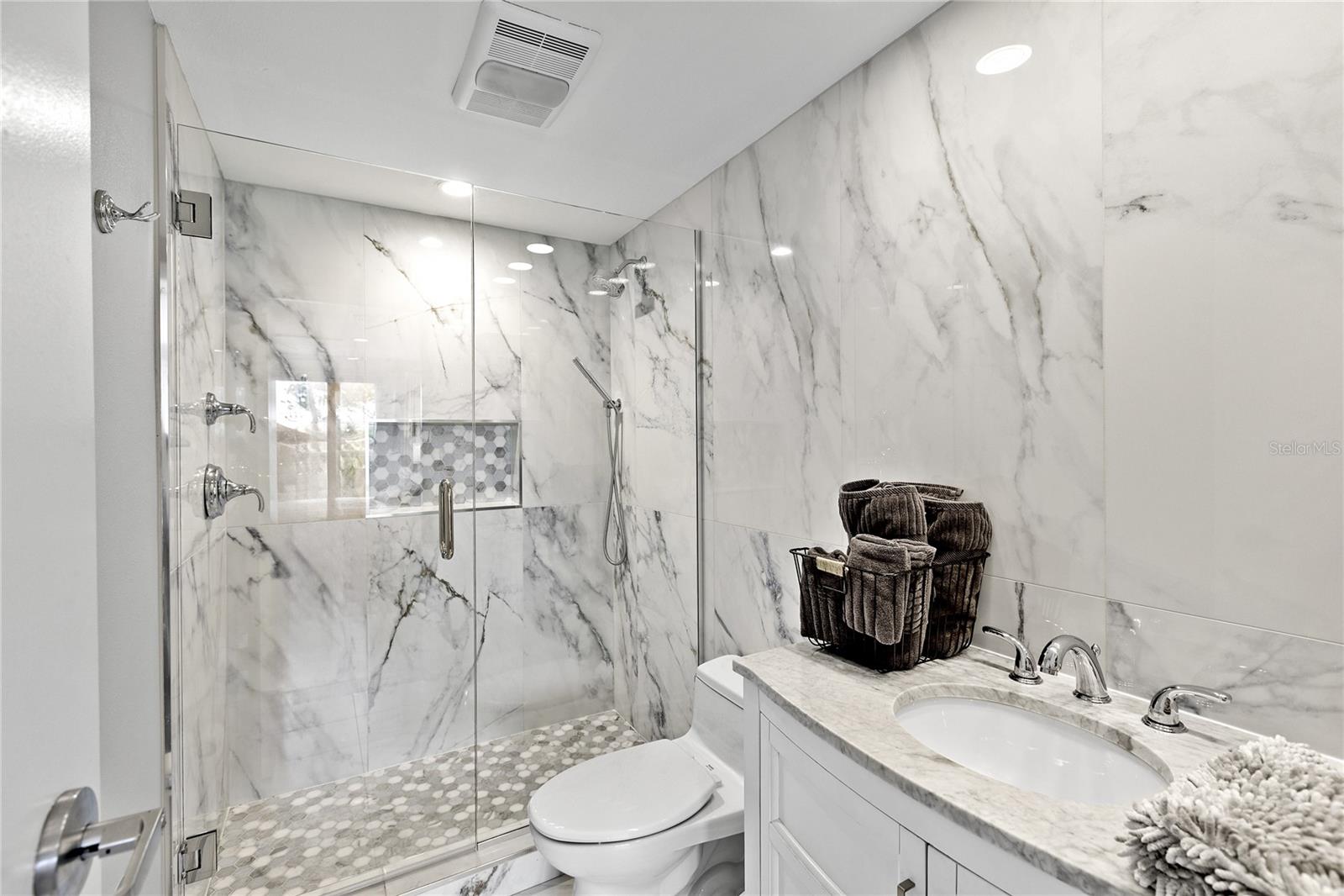 LONGBOAT KEY TOWERS - Residential