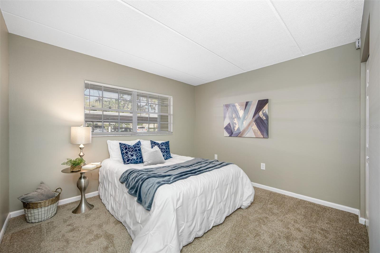 HEATHER HILL APTS - Residential