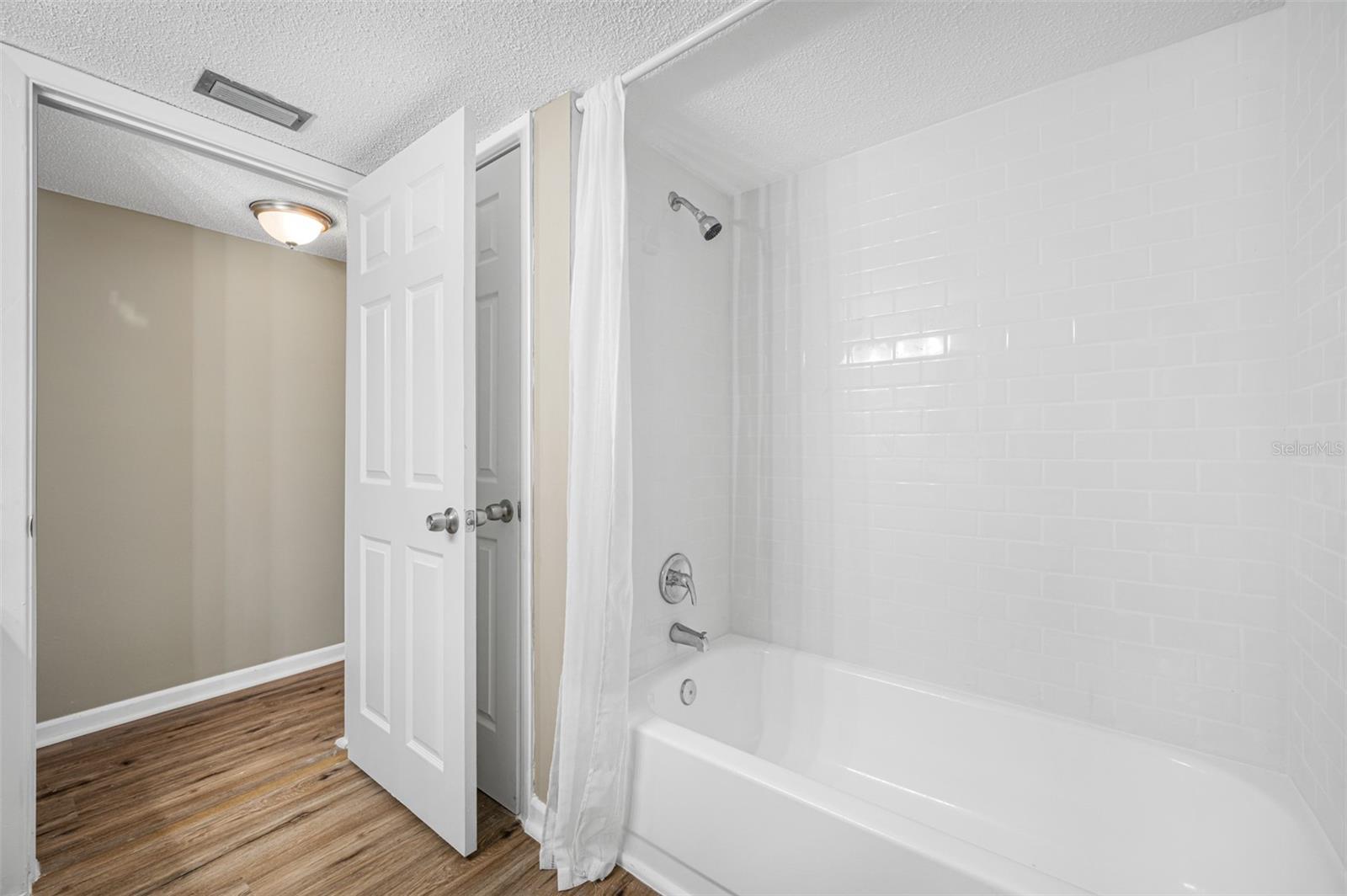 HEATHER HILL APTS - Residential