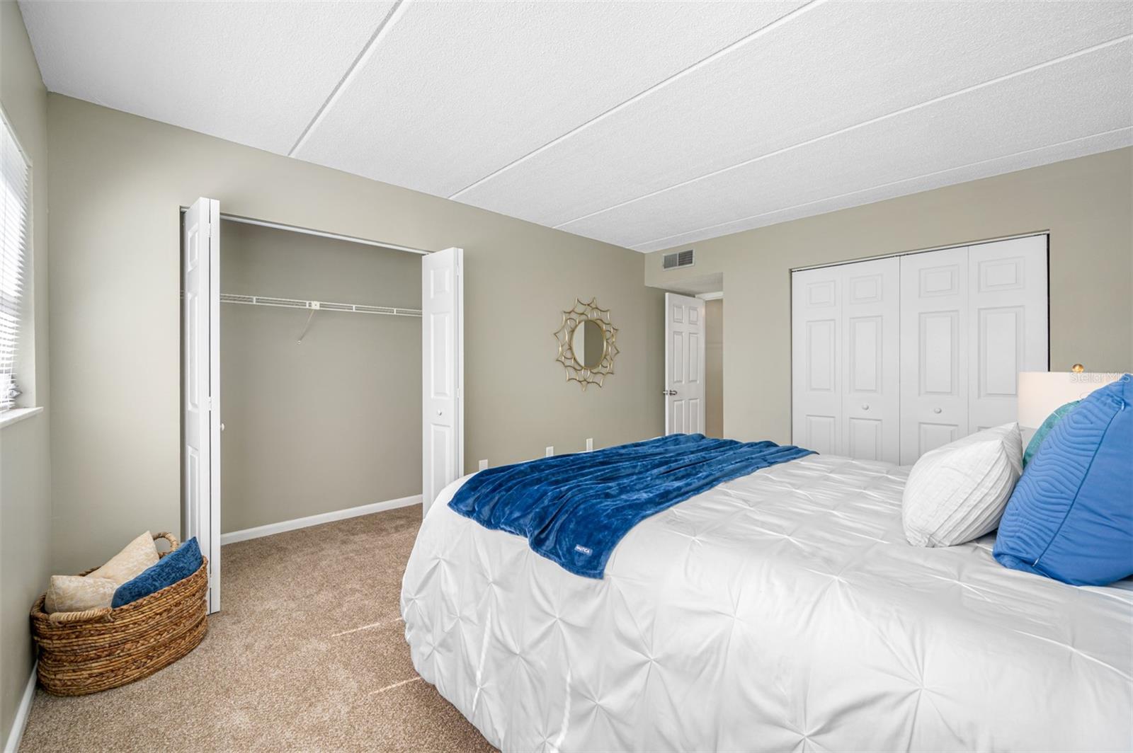 HEATHER HILL APTS - Residential