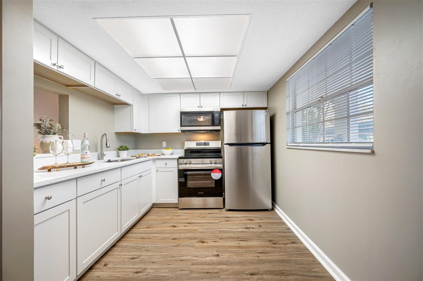 HEATHER HILL APTS - Residential