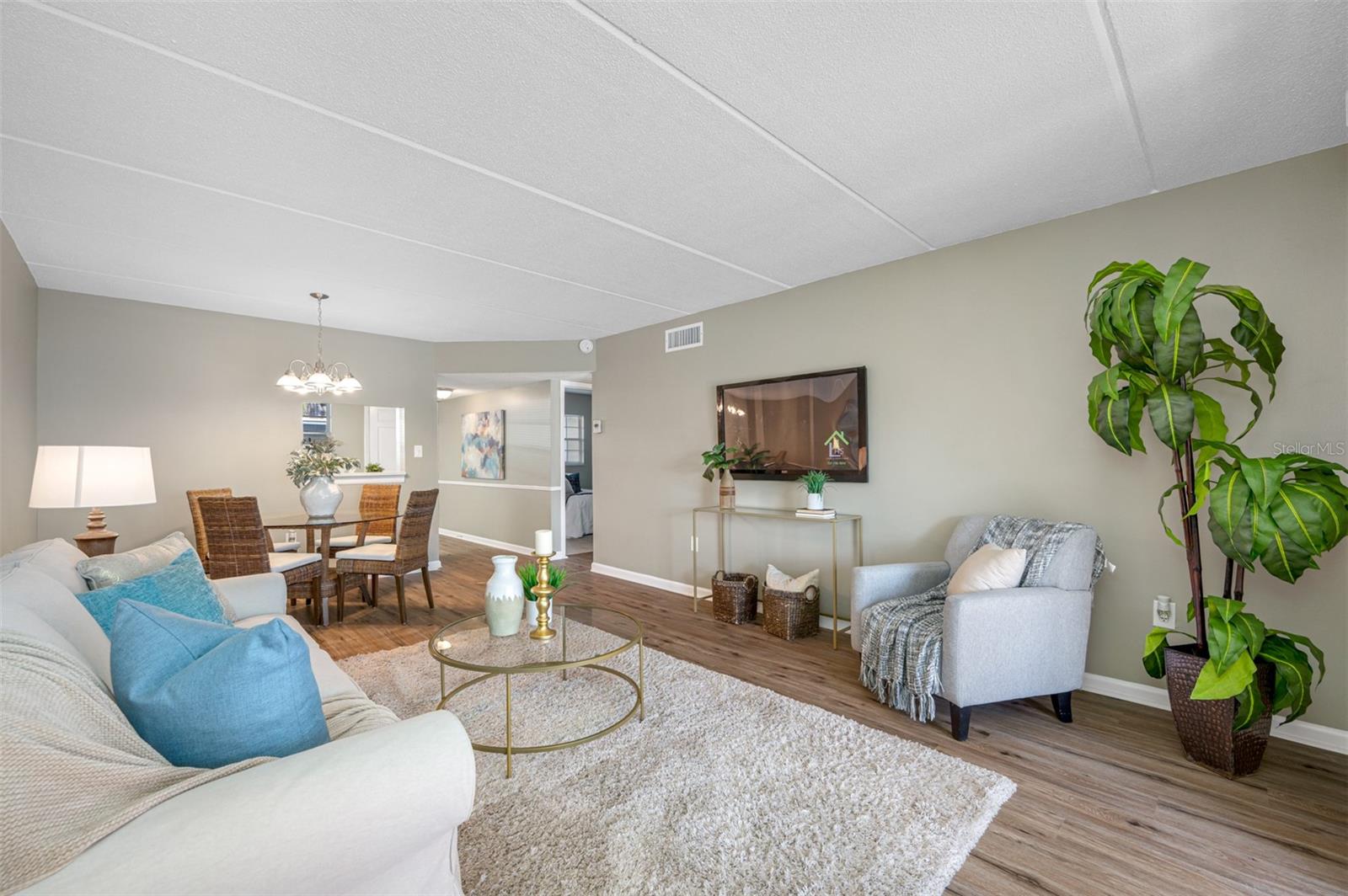 HEATHER HILL APTS - Residential