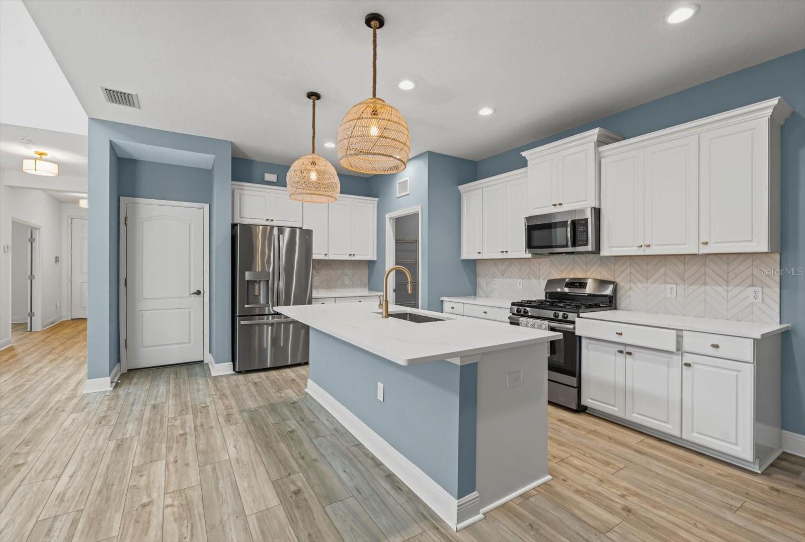 MAGNOLIA POINT - Residential