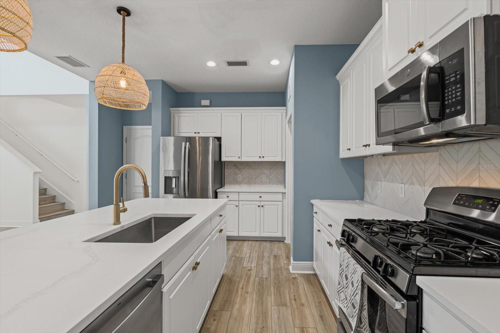 MAGNOLIA POINT - Residential