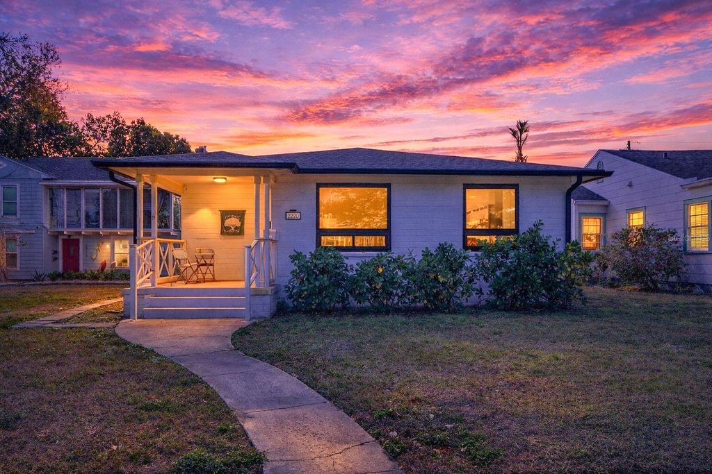 Photo of 2220 7th Avenue N, St Petersburg, FL 33713 (MLS # TB8472115)