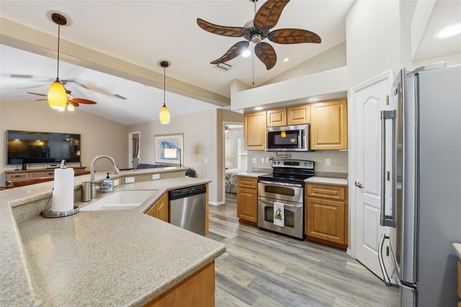 ROTONDA WEST BROADMOOR - Residential