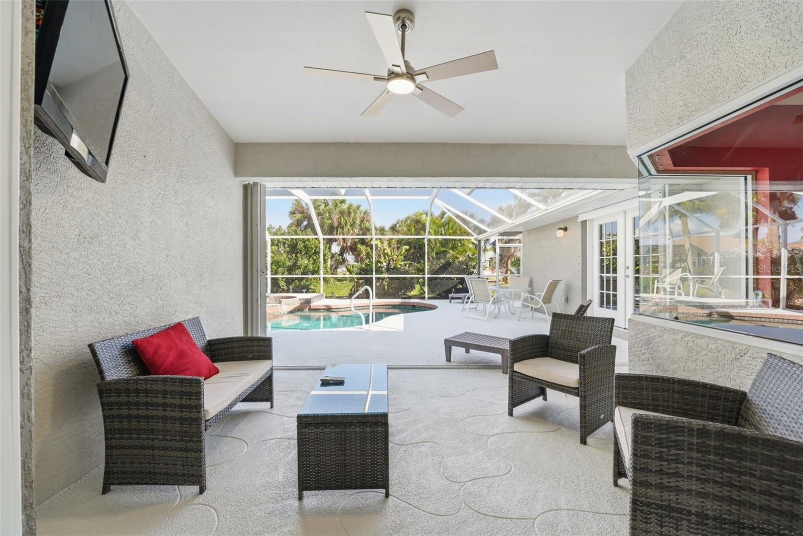 ROTONDA WEST BROADMOOR - Residential