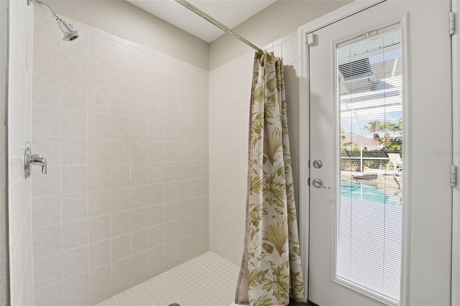 ROTONDA WEST BROADMOOR - Residential