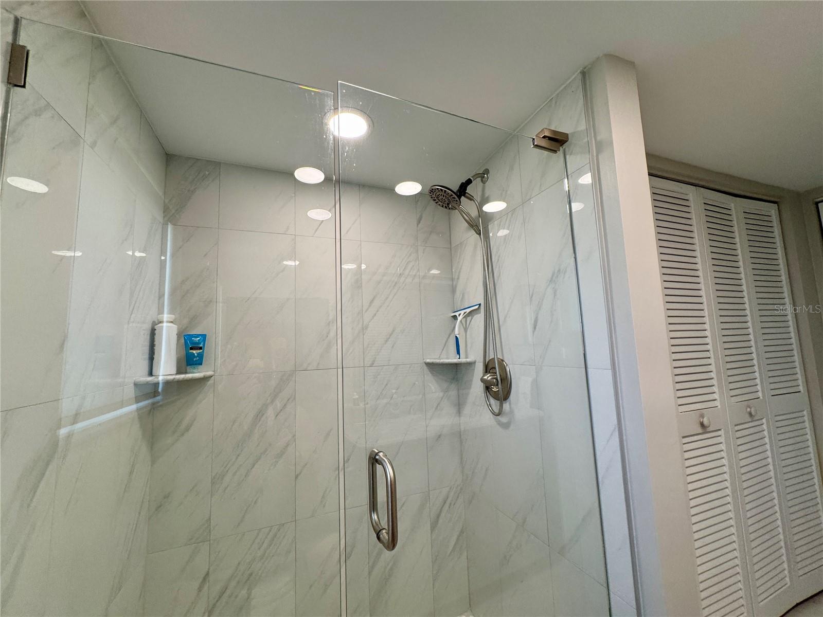 VALENCIA GARDEN III - Residential