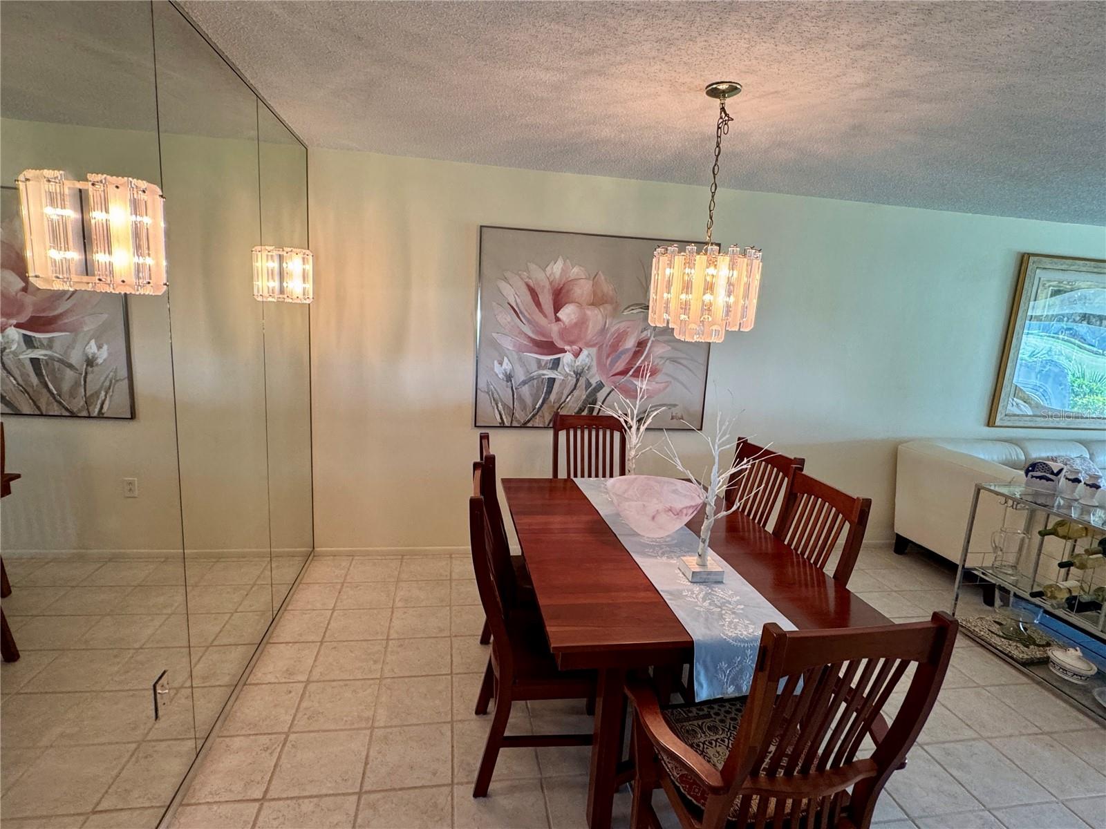 VALENCIA GARDEN III - Residential