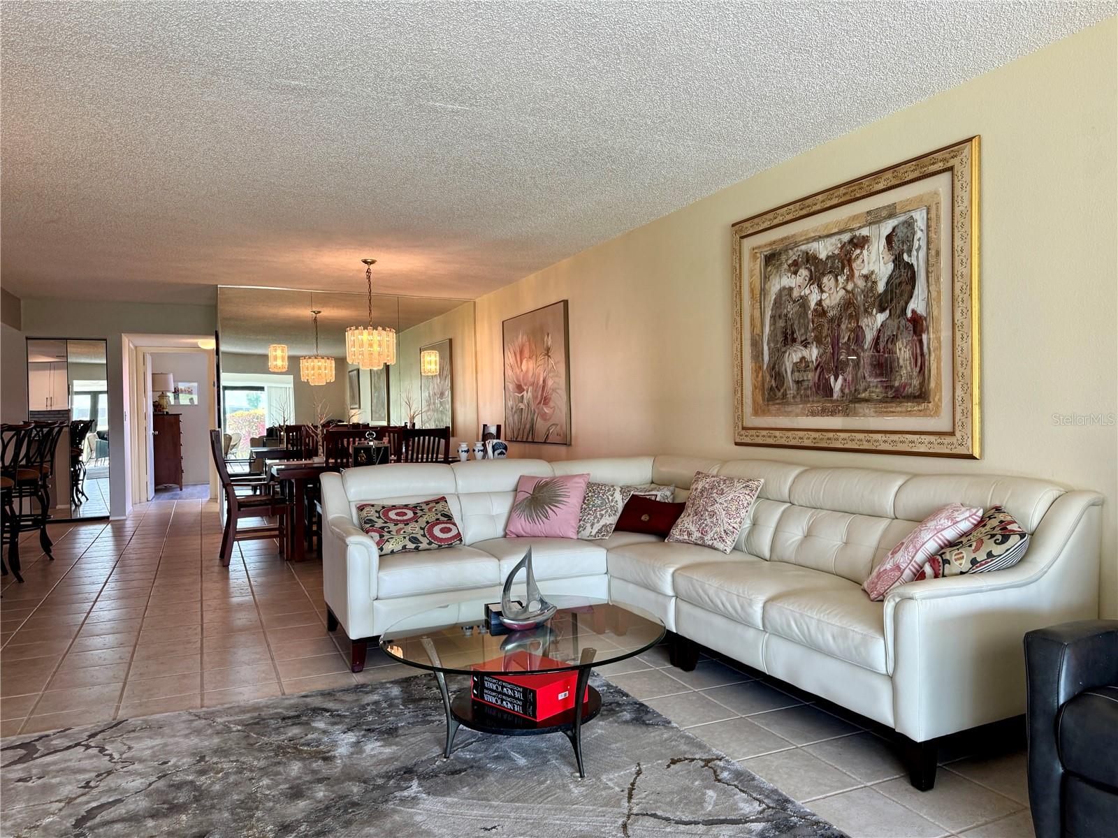 VALENCIA GARDEN III - Residential