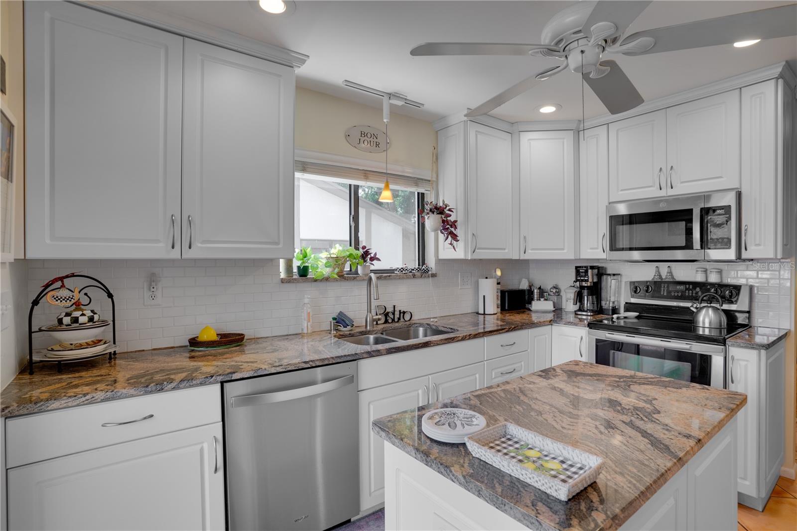 YORKTOWN AT BEACON PLACE - Residential