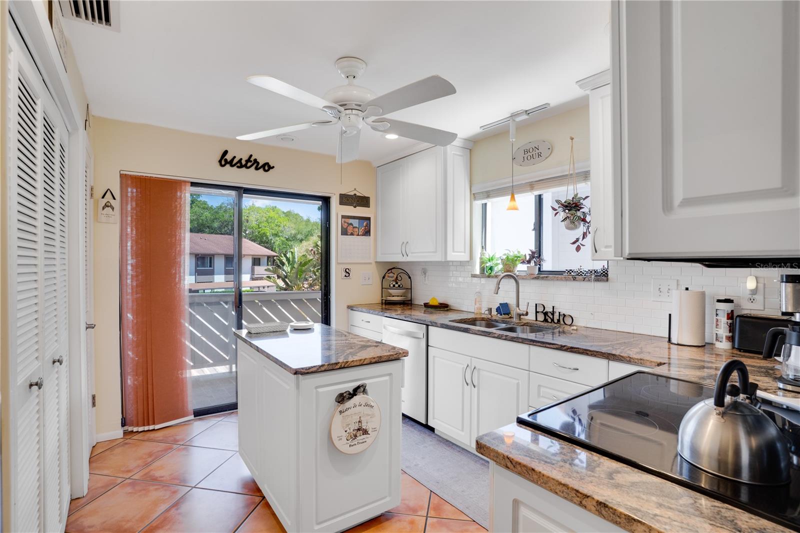 YORKTOWN AT BEACON PLACE - Residential