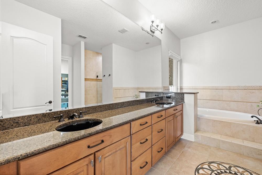 BLUE LAKE ESTATES - Residential