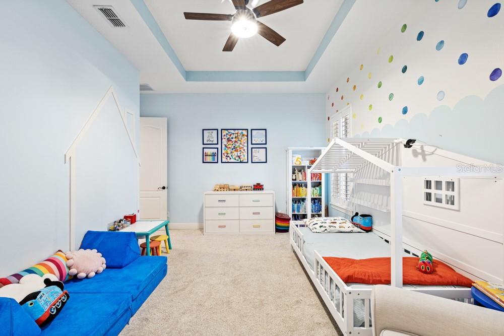 BLUE LAKE ESTATES - Residential