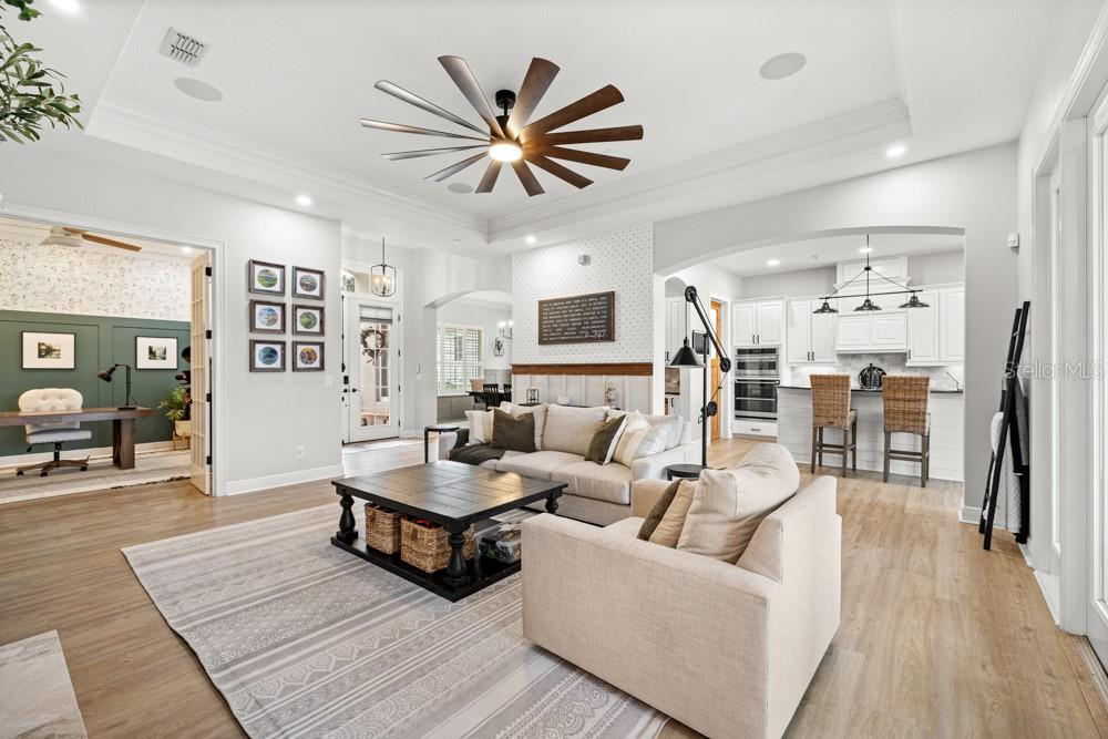 BLUE LAKE ESTATES - Residential