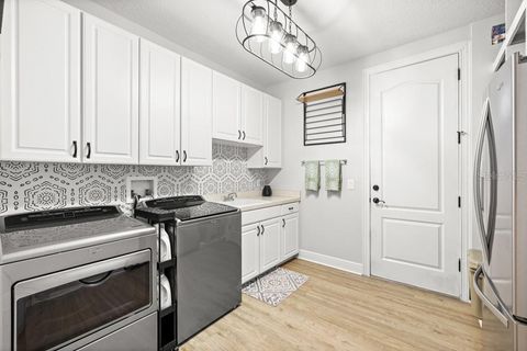 Tiny photo for 527 W Blue Water Edge Drive, Eustis, FL 32736 (MLS # O6378210)