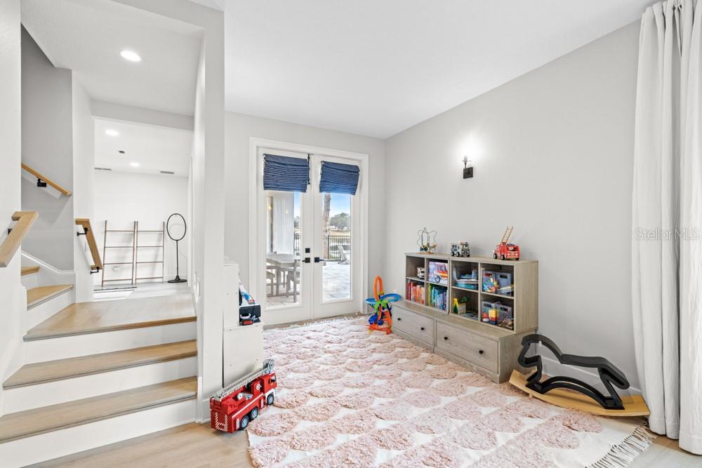 BLUE LAKE ESTATES - Residential