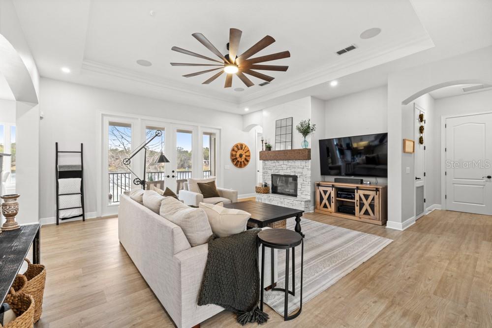 BLUE LAKE ESTATES - Residential