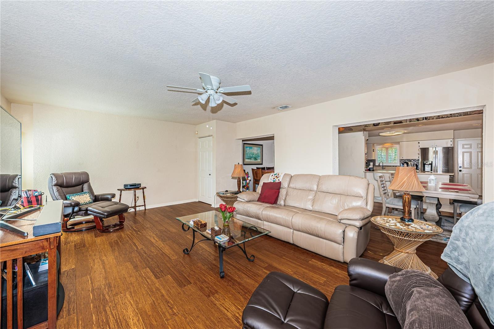 HIGHLAND LAKES 10 MODEL CENTER - Residential