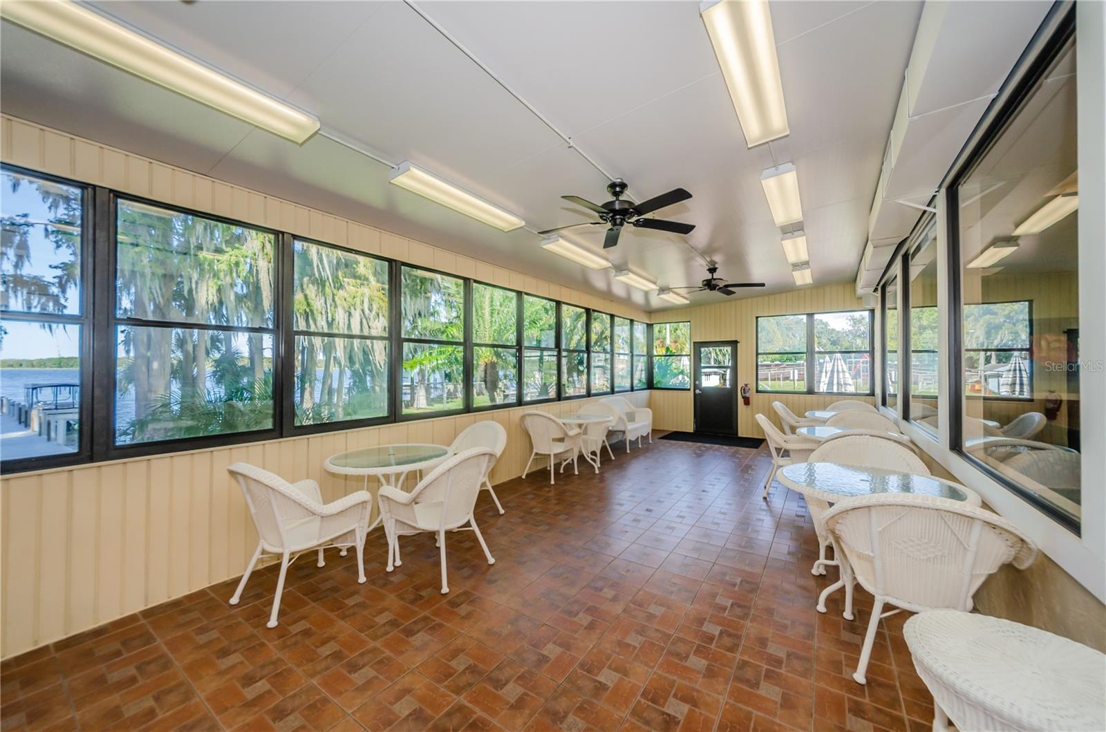 HIGHLAND LAKES 10 MODEL CENTER - Residential