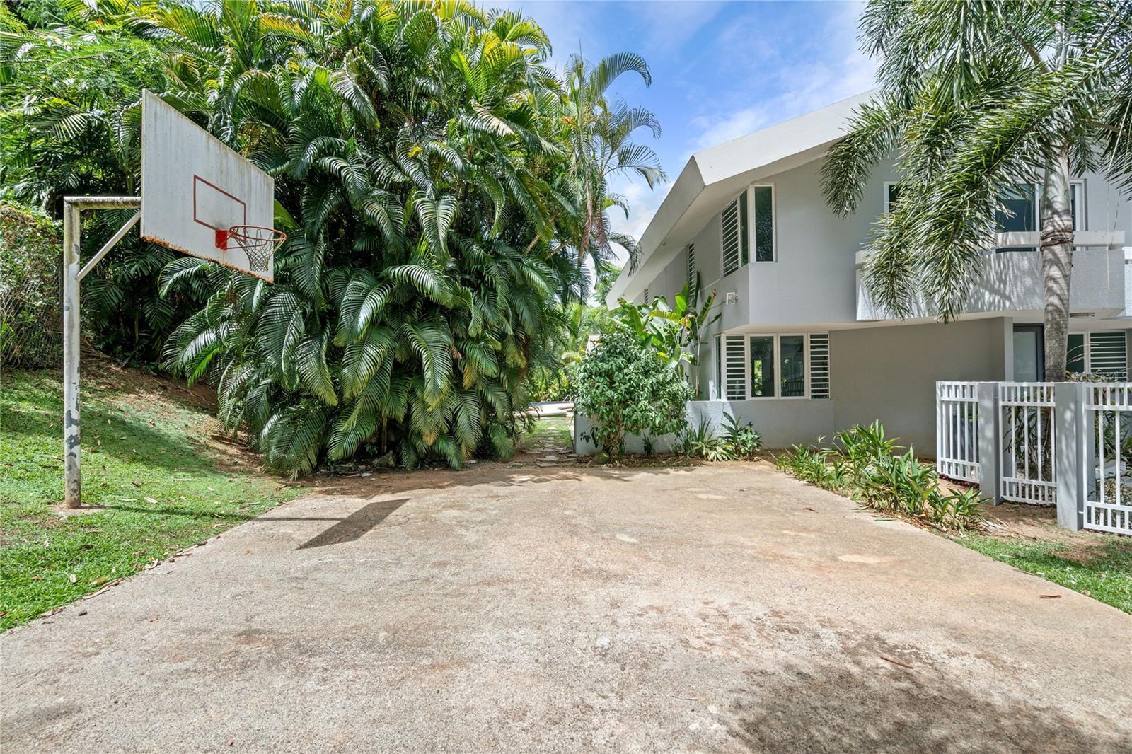 BALDWIN PARK - Residential