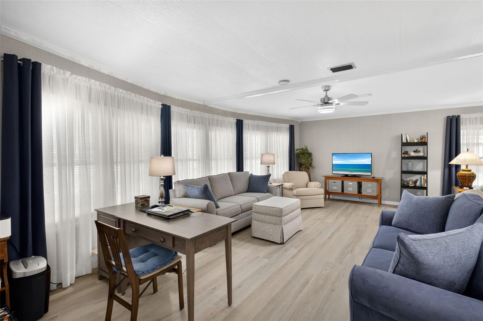 LA CASA MHP CO-OP - Residential