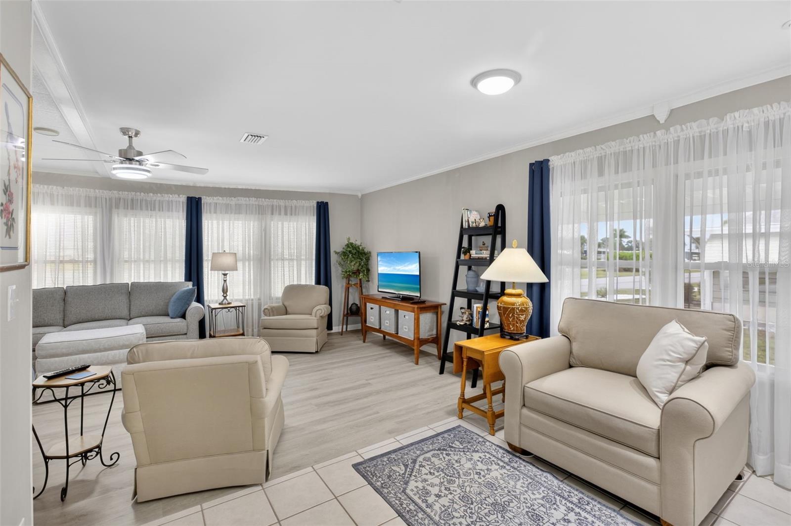 LA CASA MHP CO-OP - Residential