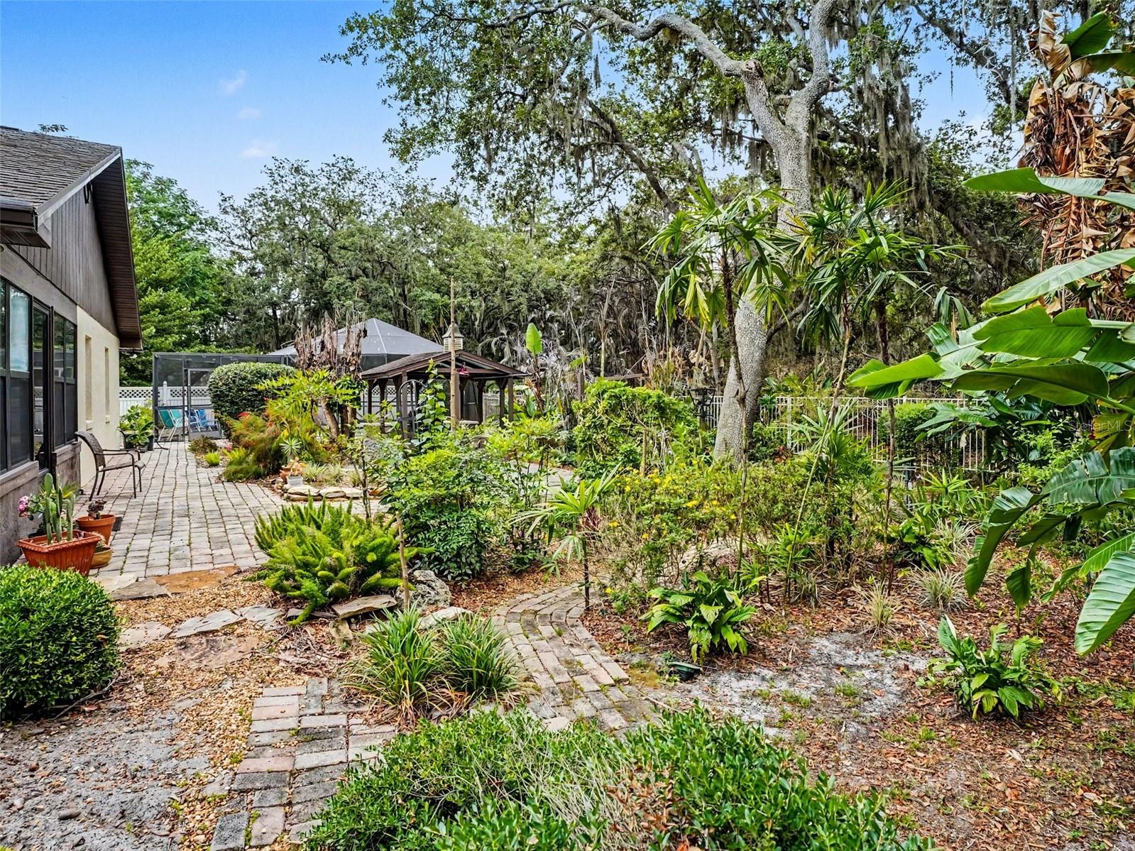 4870 CITRUS OAK LANE