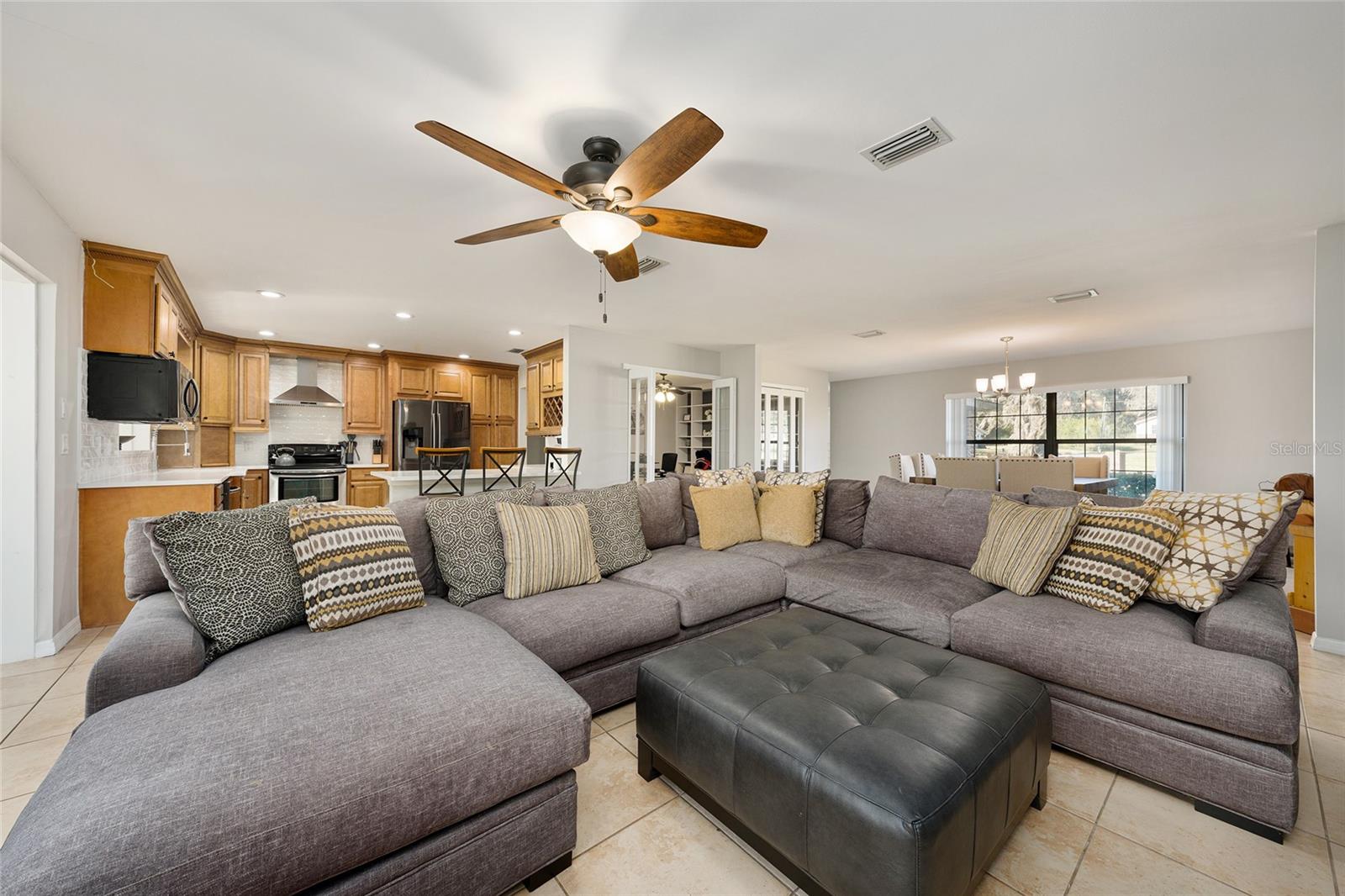 GOLDEN HILLS TURF & COUNTRY CLUB - Residential