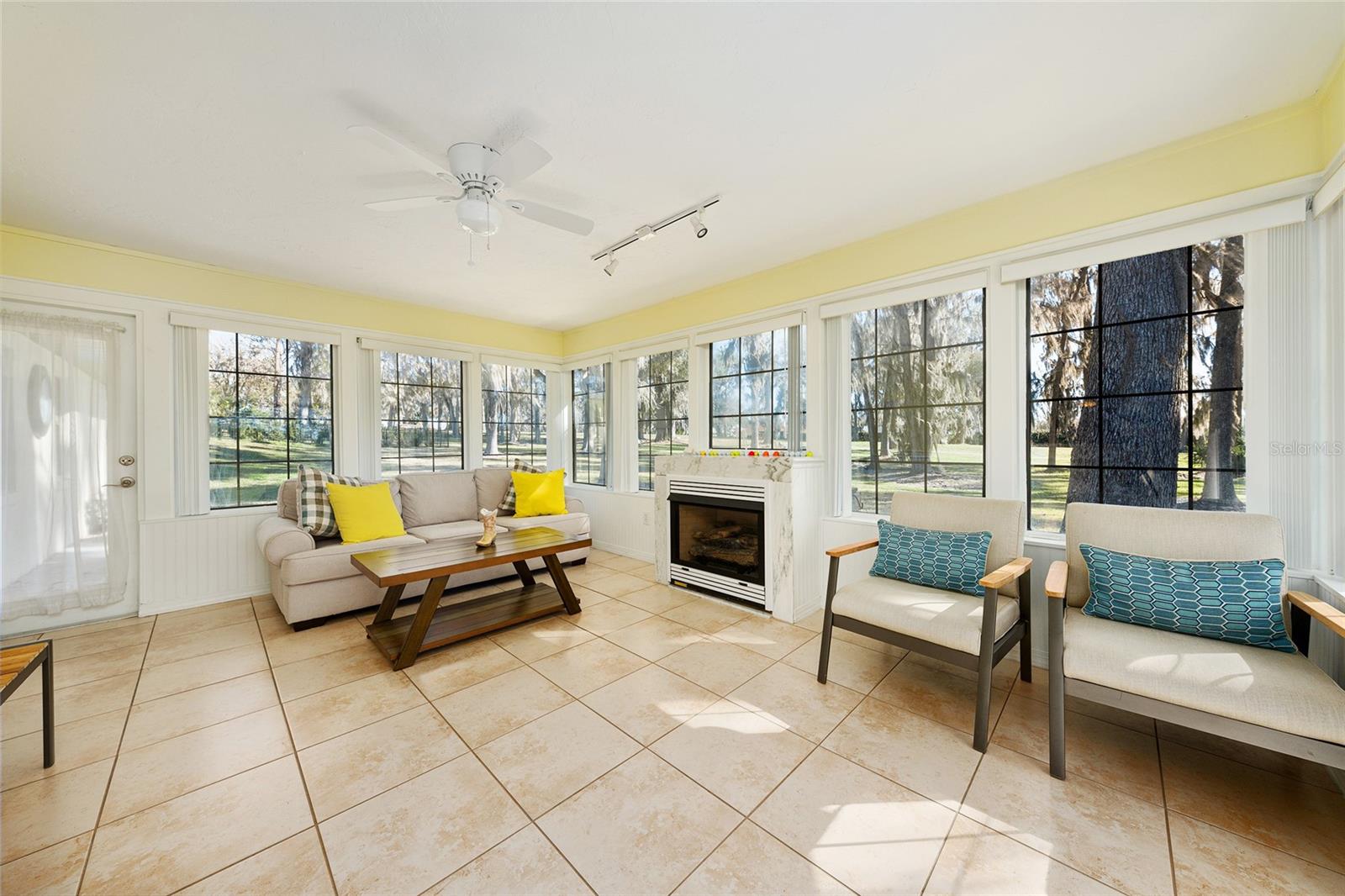 GOLDEN HILLS TURF & COUNTRY CLUB - Residential
