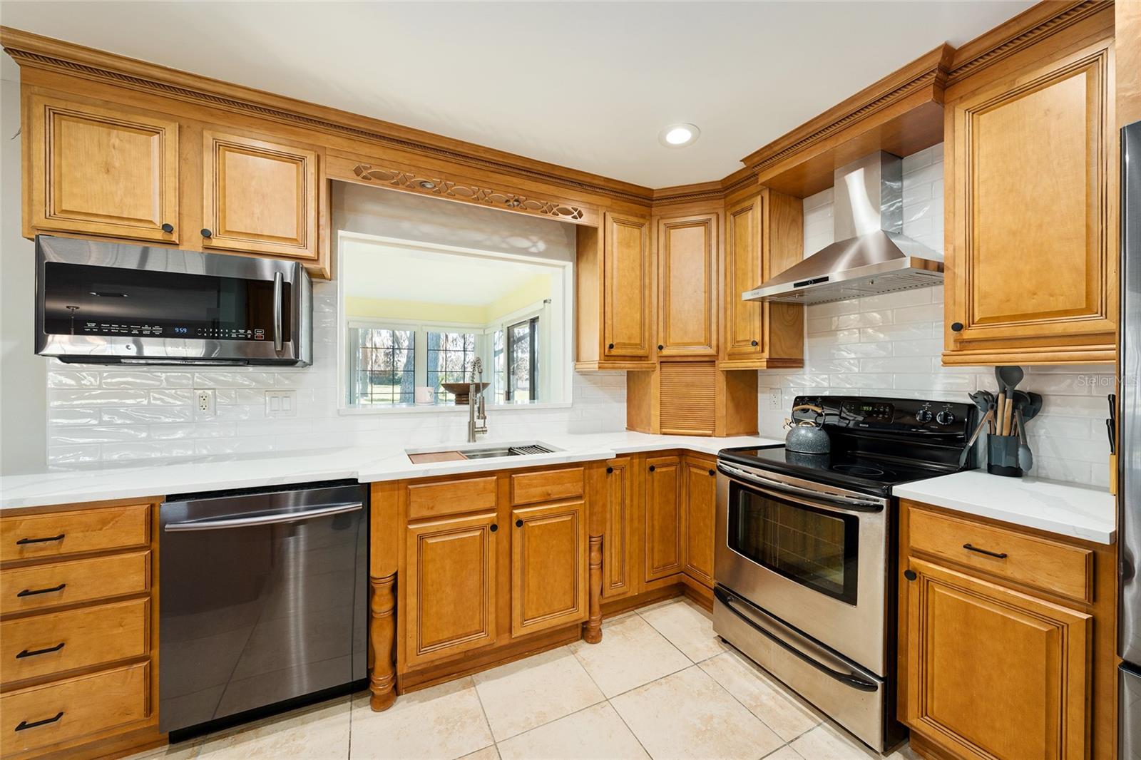 GOLDEN HILLS TURF & COUNTRY CLUB - Residential