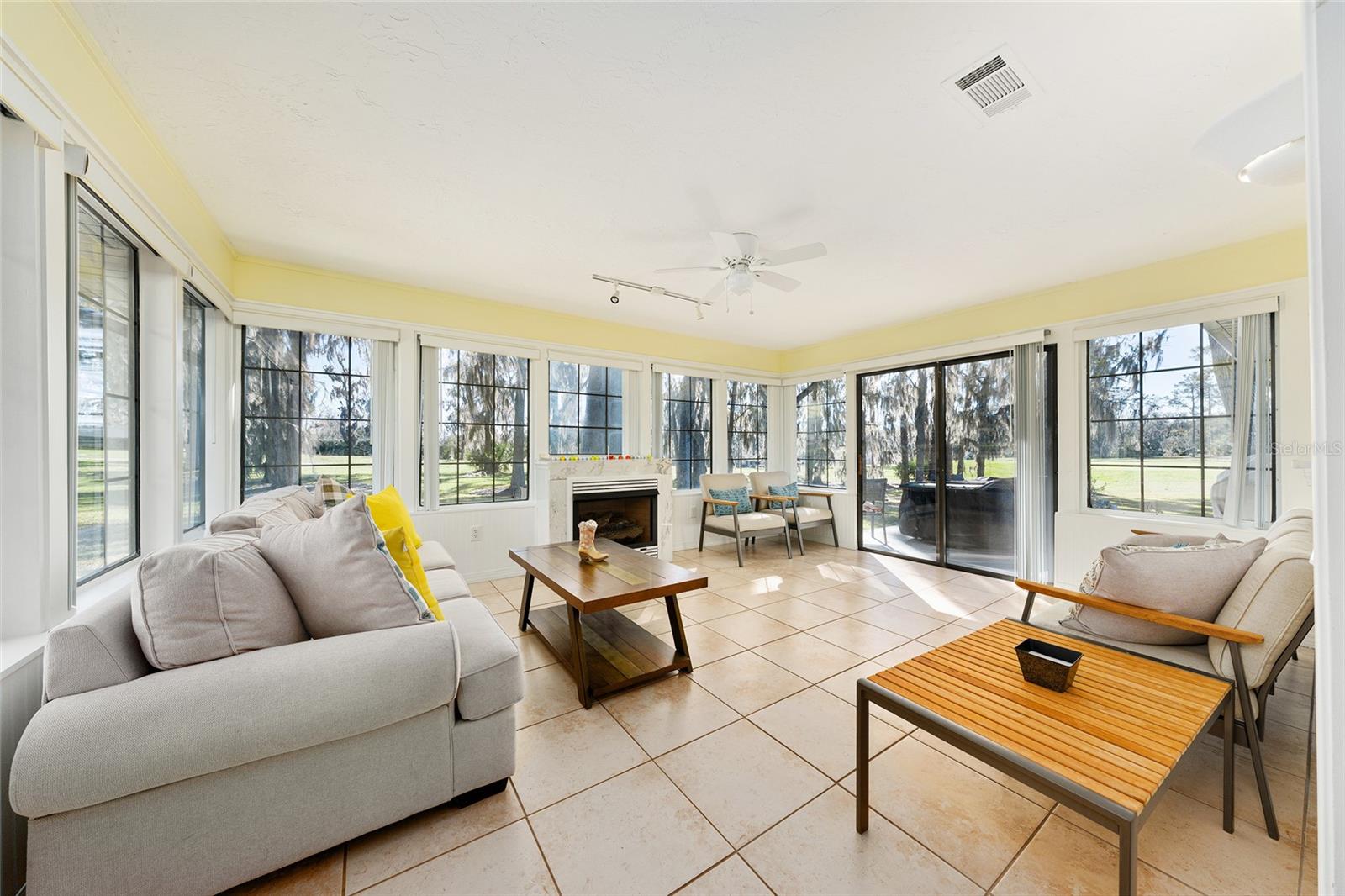 GOLDEN HILLS TURF & COUNTRY CLUB - Residential