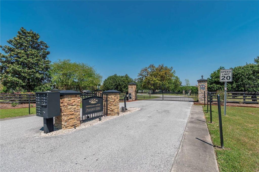 Photo of 5363 NW 153rd Court, Morriston, FL 32668 (MLS # OM711394)