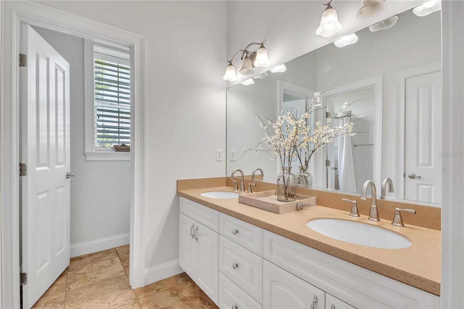 ESTATE AT PLEASANT HILL - Residential Lease