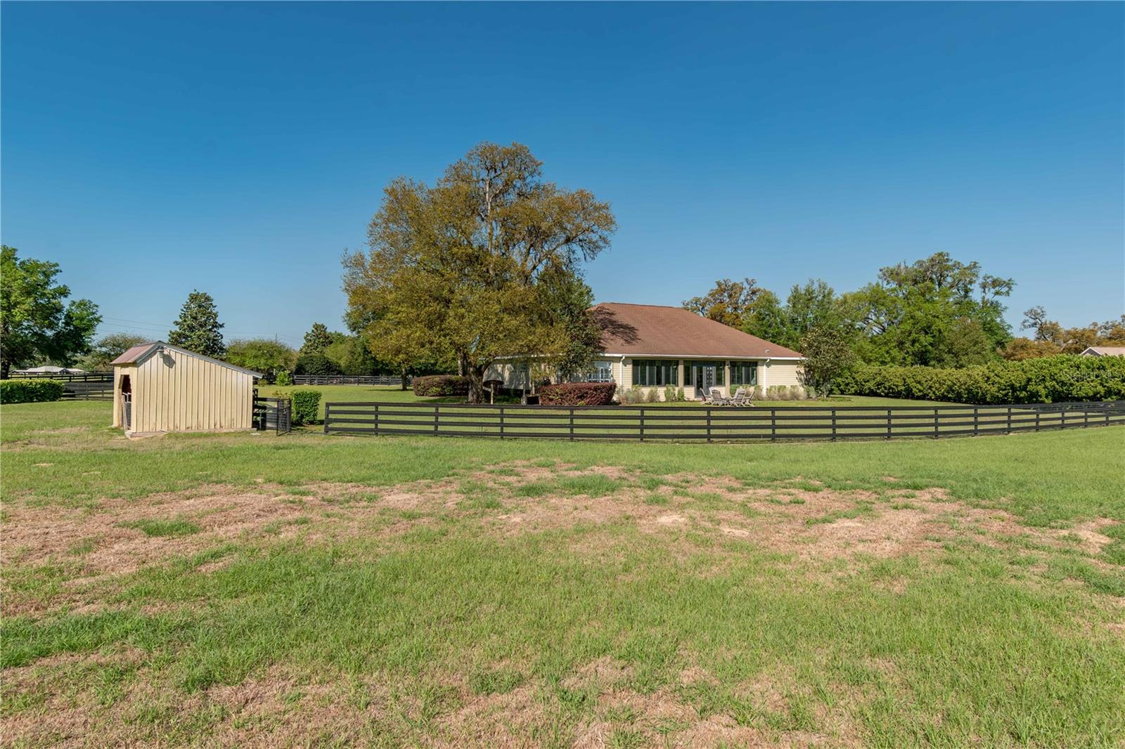 ESTATE AT PLEASANT HILL - Residential Lease