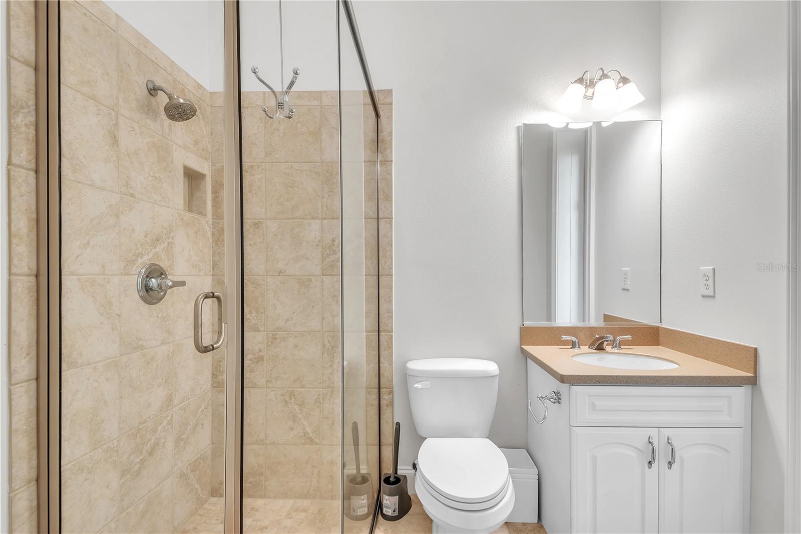 ESTATE AT PLEASANT HILL - Residential Lease