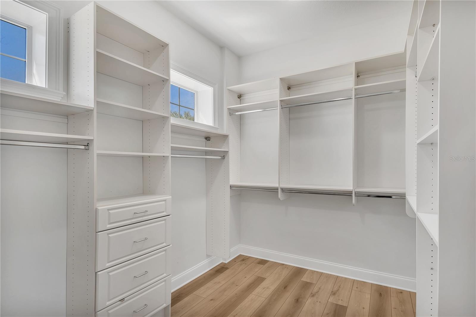 ESTATE AT PLEASANT HILL - Residential Lease