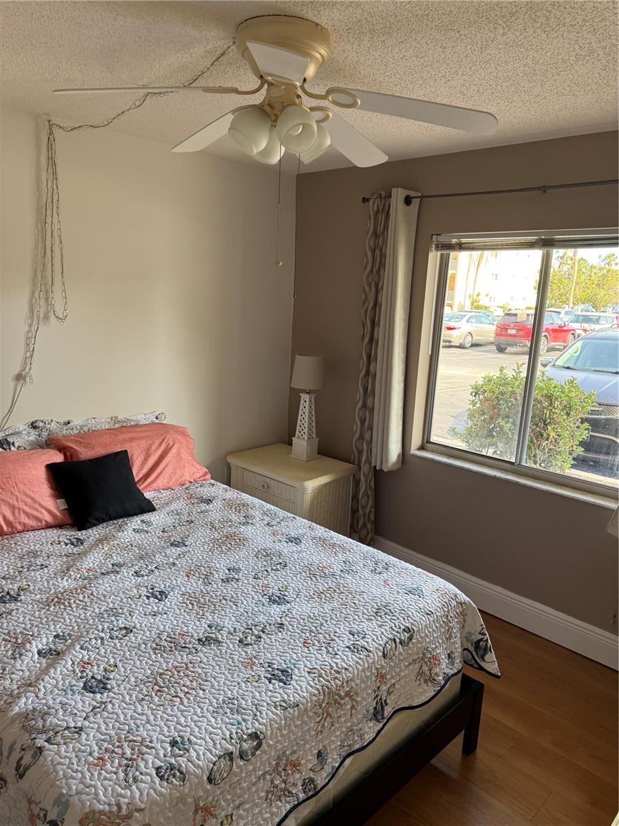 BAYSHORE ON THE LAKE APTS II SEC 3 - Residential