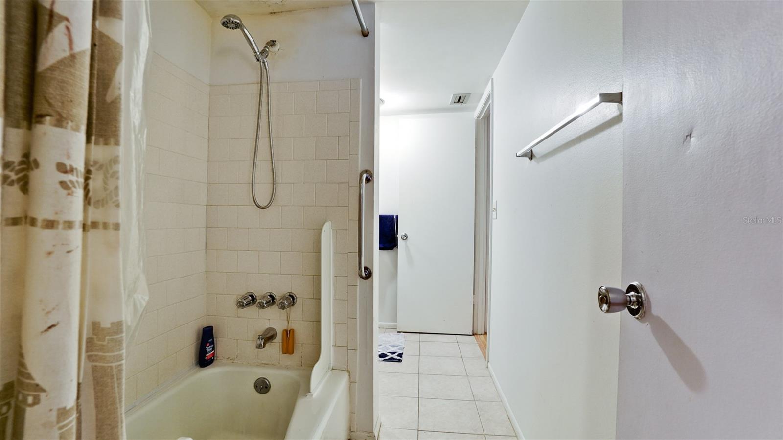 BAYSHORE ON THE LAKE APTS II SEC 3 - Residential