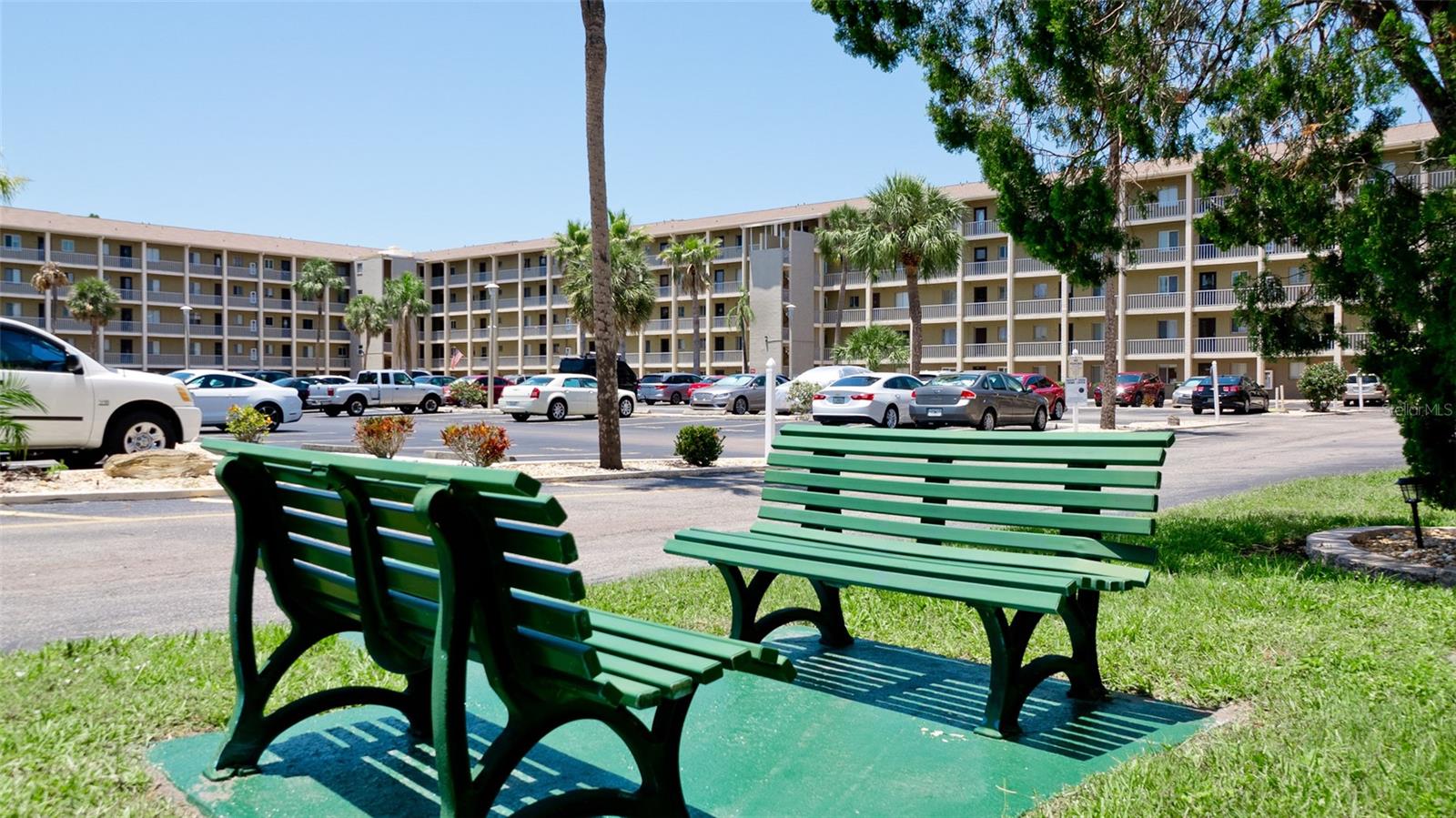 BAYSHORE ON THE LAKE APTS II SEC 3 - Residential
