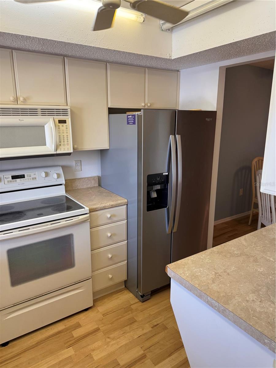 BAYSHORE ON THE LAKE APTS II SEC 3 - Residential