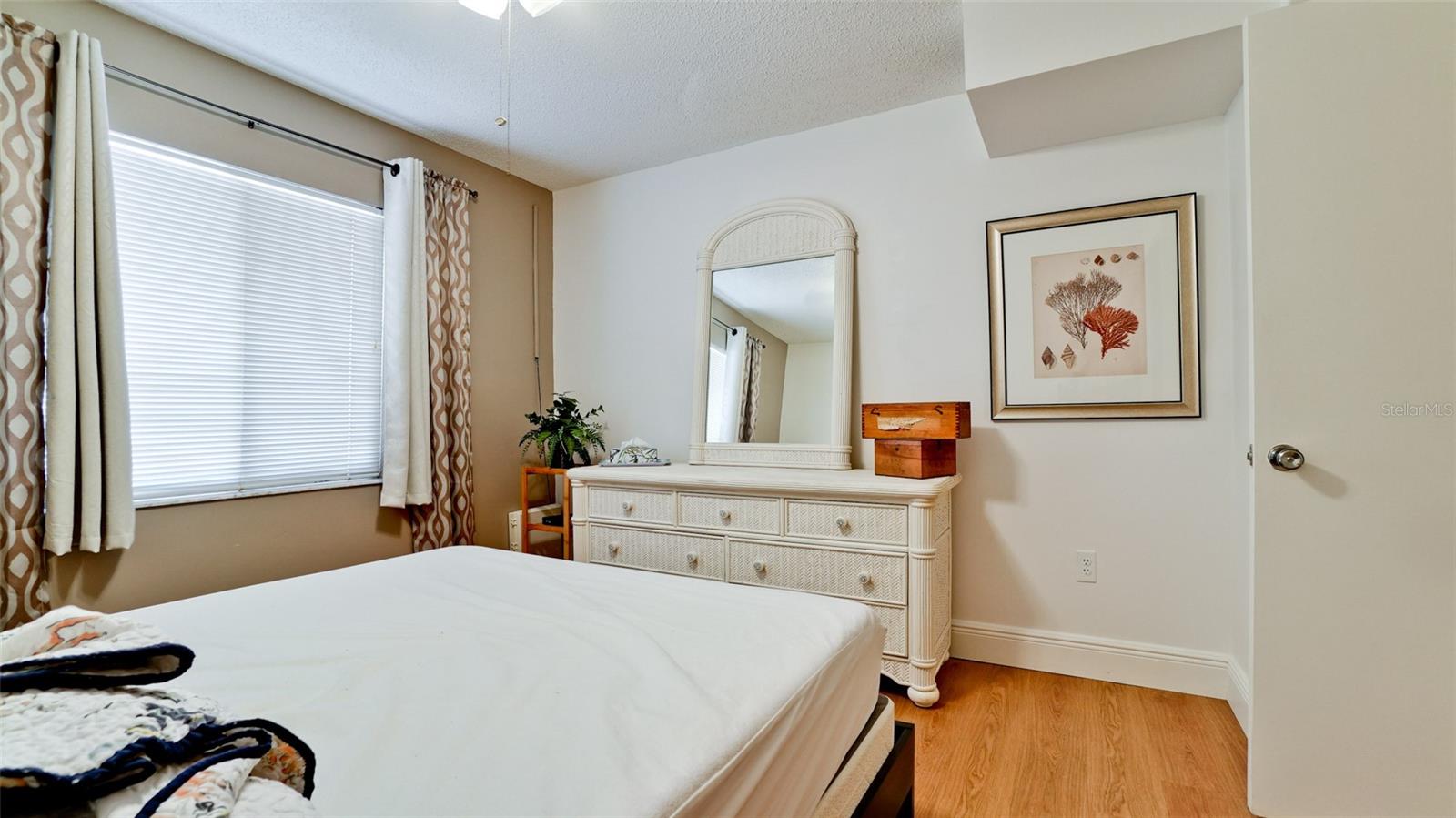 BAYSHORE ON THE LAKE APTS II SEC 3 - Residential