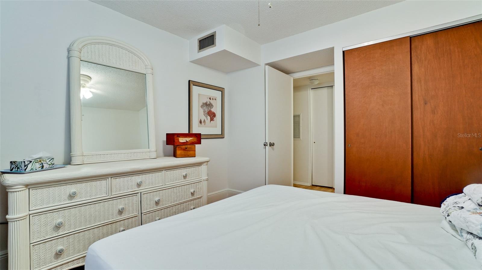 BAYSHORE ON THE LAKE APTS II SEC 3 - Residential