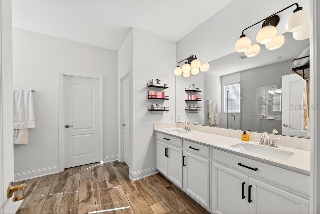 HULL ISLAND AT OAKLAND - Residential