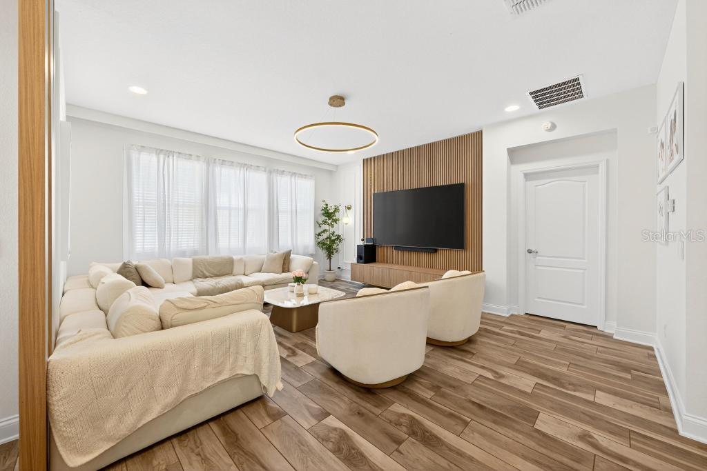 HULL ISLAND AT OAKLAND - Residential