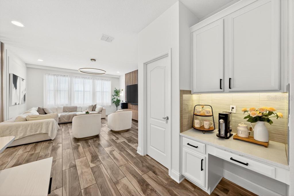 HULL ISLAND AT OAKLAND - Residential